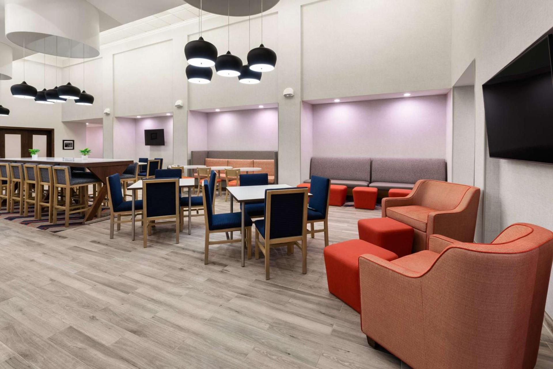 Hampton Inn & Suites Saginaw photo 6