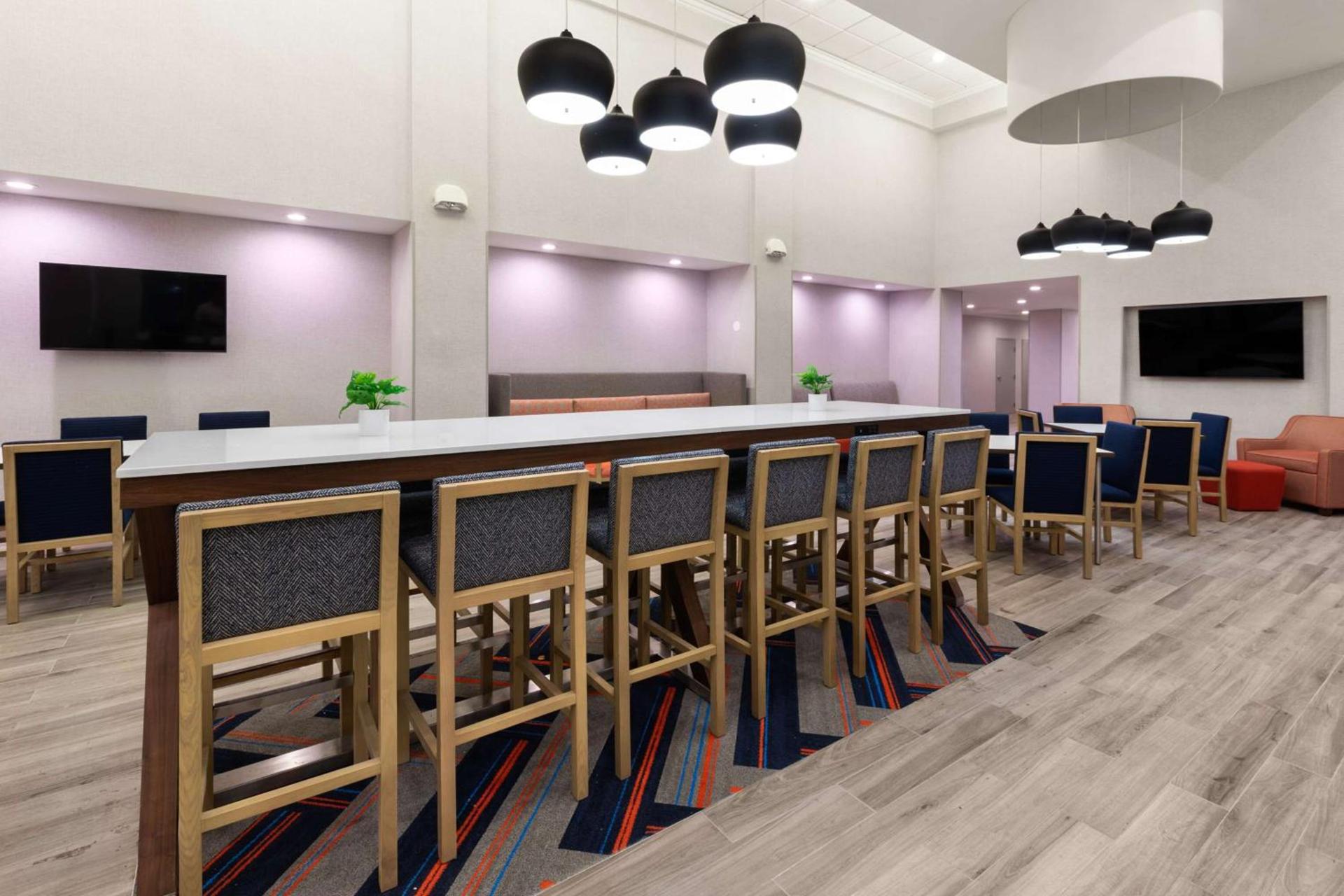 Hampton Inn & Suites Saginaw photo 7