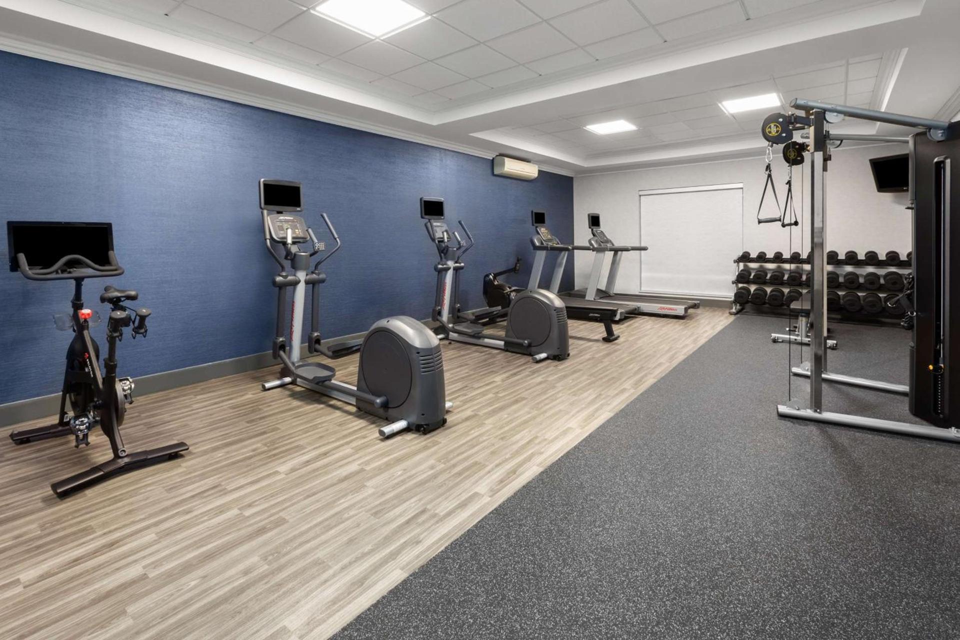 Hampton Inn & Suites Saginaw photo 16