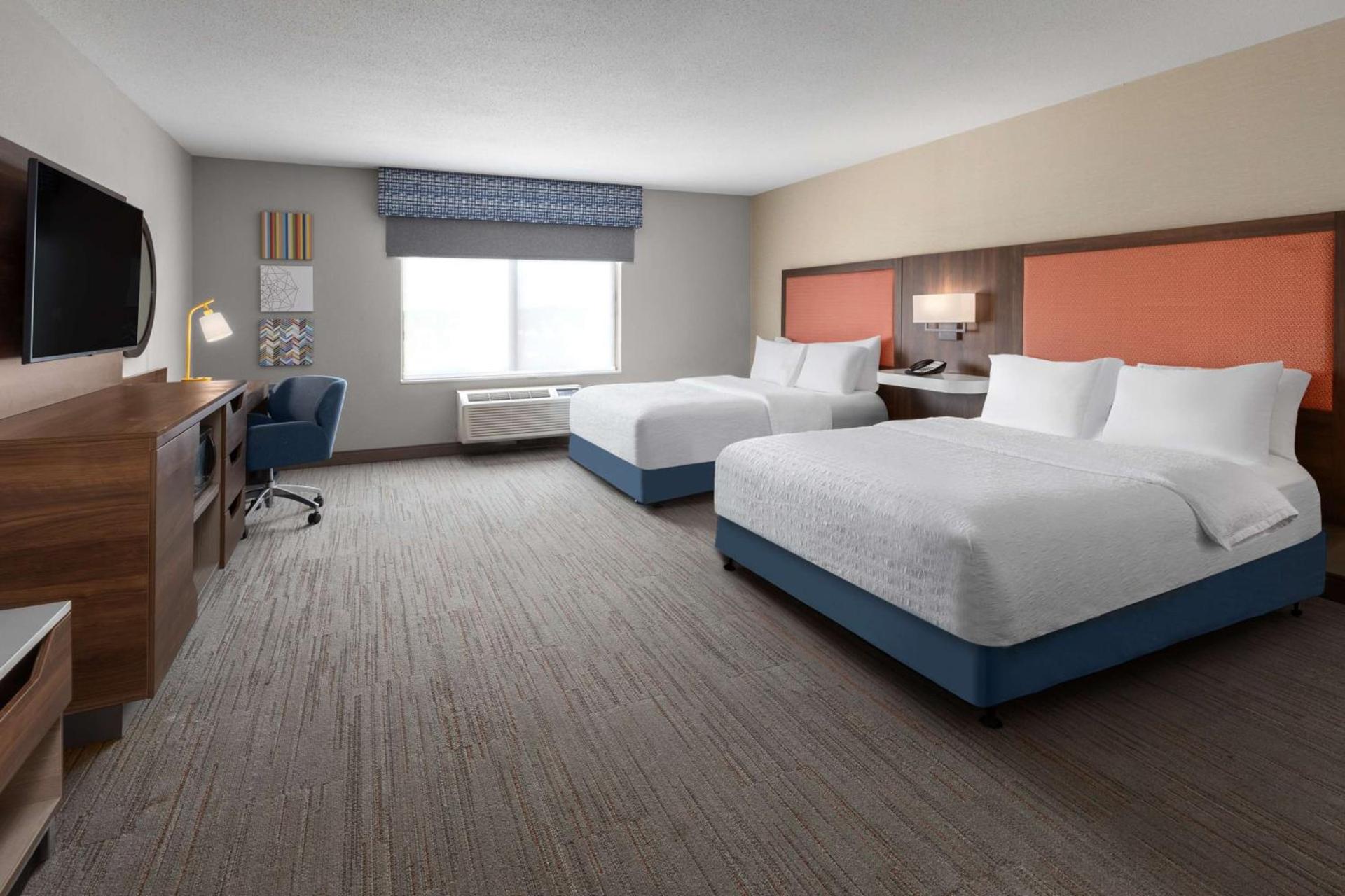 Hampton Inn & Suites Saginaw photo 32