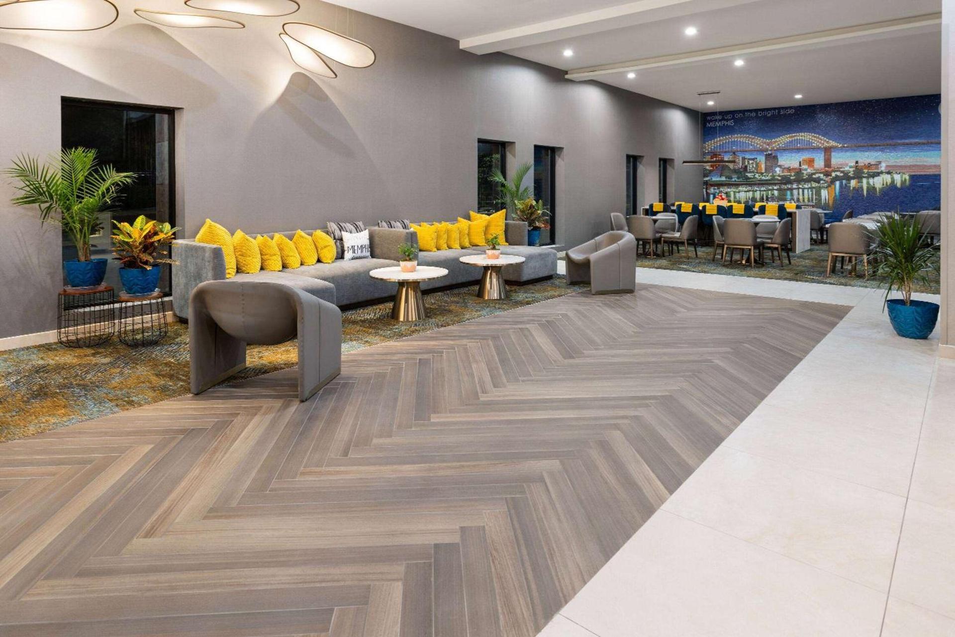 La Quinta Inn & Suites by Wyndham Memphis I-240 photo 5