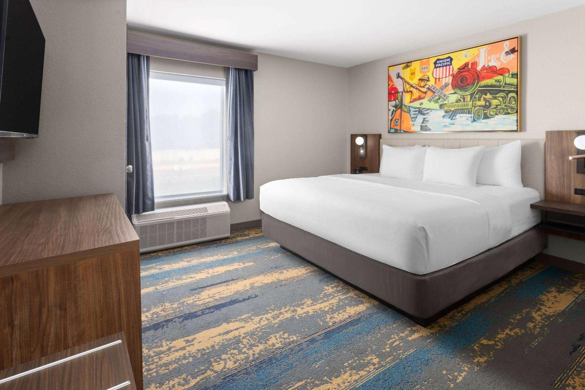 La Quinta Inn & Suites by Wyndham Memphis I-240 photo 15