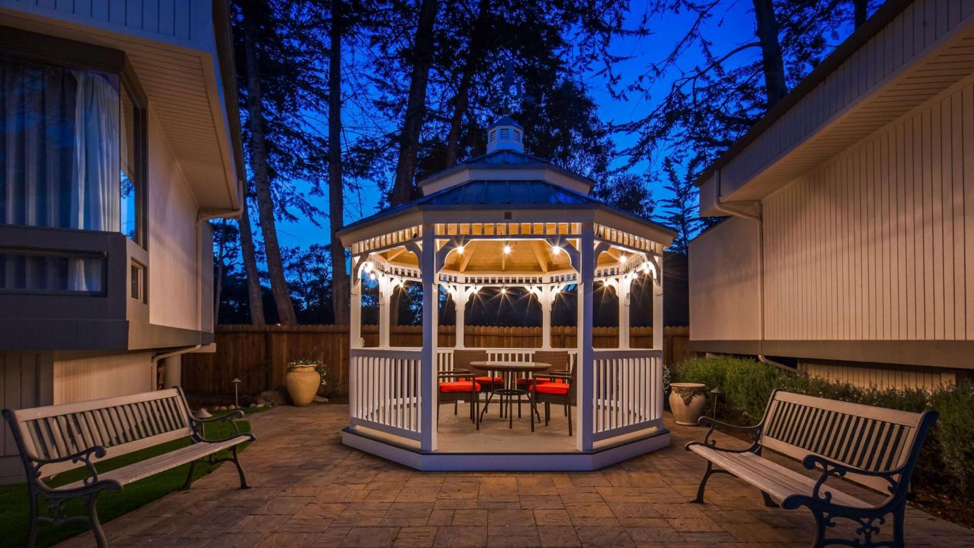 Best Western The Inn & Suites Pacific Grove photo 4