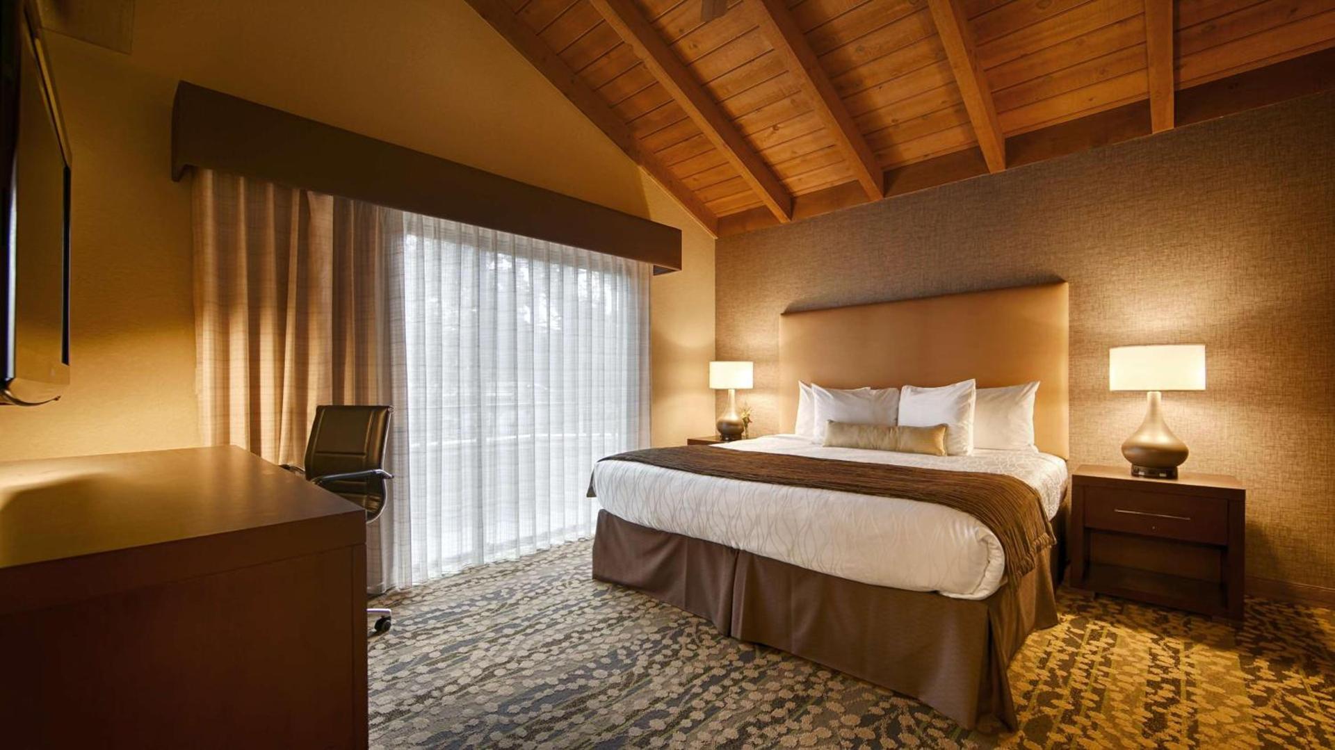Best Western The Inn & Suites Pacific Grove photo 10