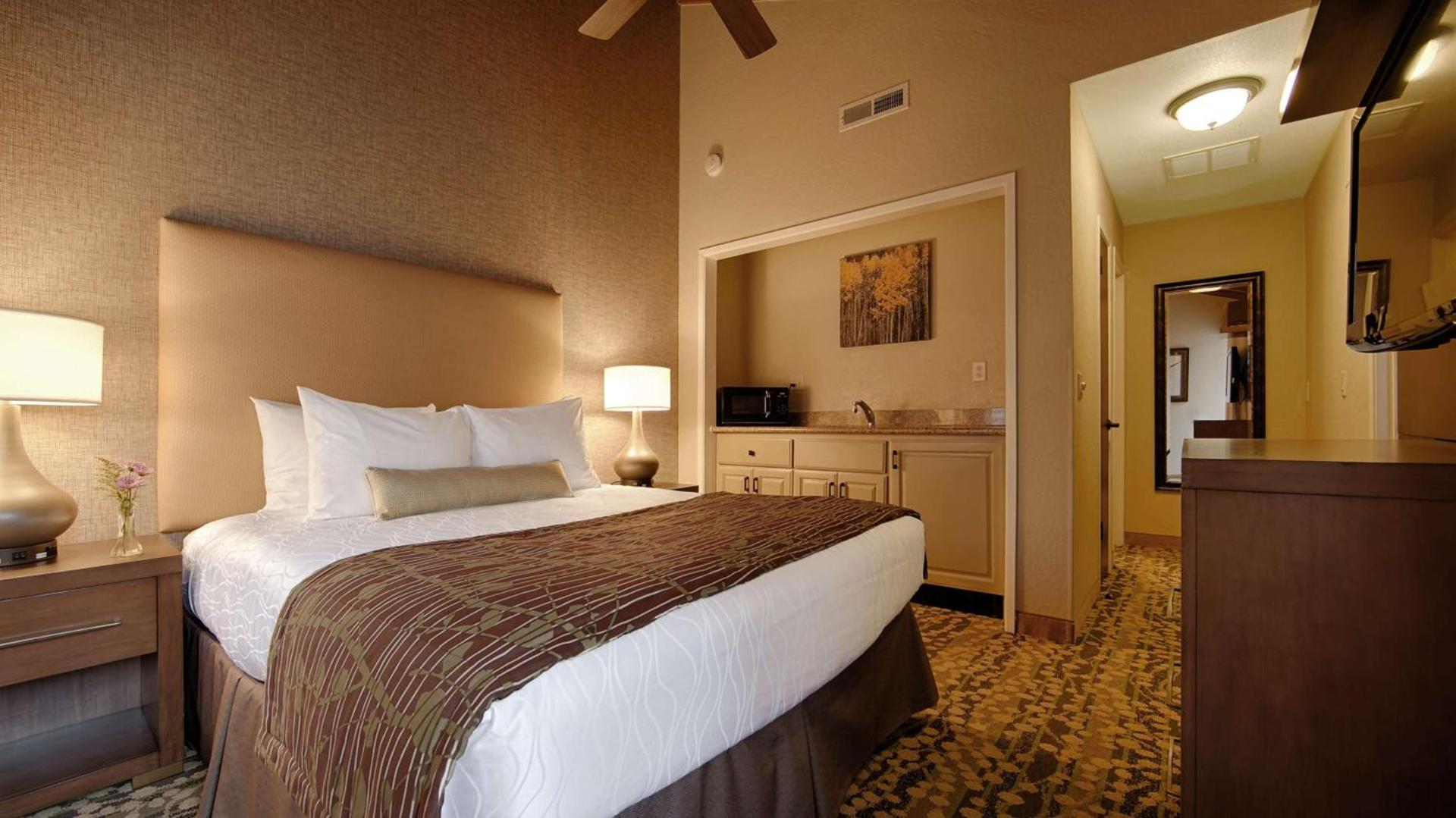 Best Western The Inn & Suites Pacific Grove photo 13