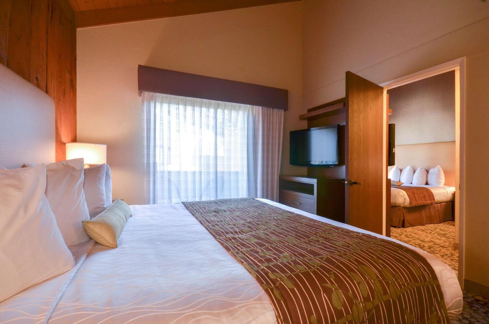 Best Western The Inn & Suites Pacific Grove photo 14