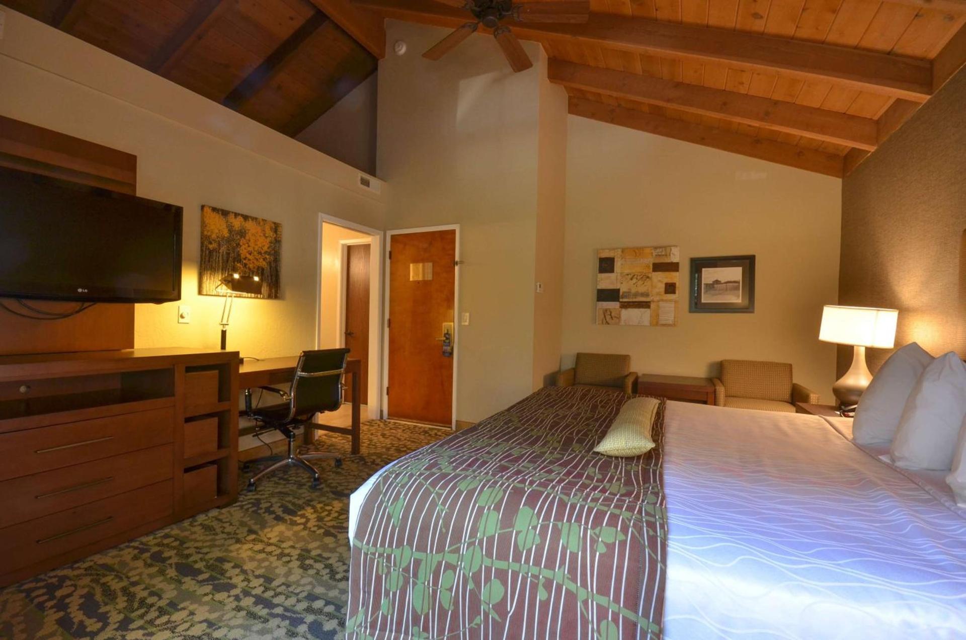 Best Western The Inn & Suites Pacific Grove photo 18