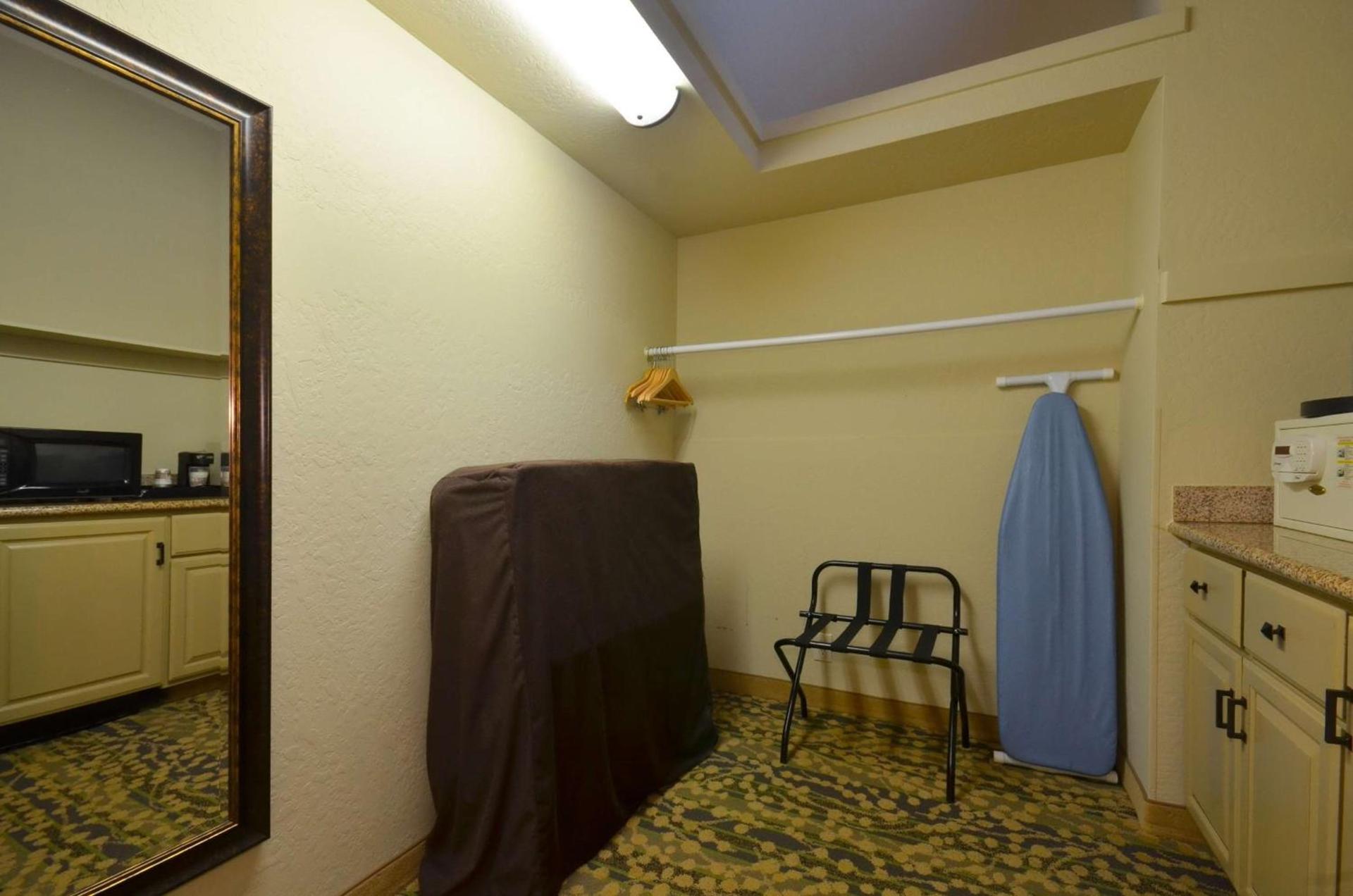 Best Western The Inn & Suites Pacific Grove photo 19
