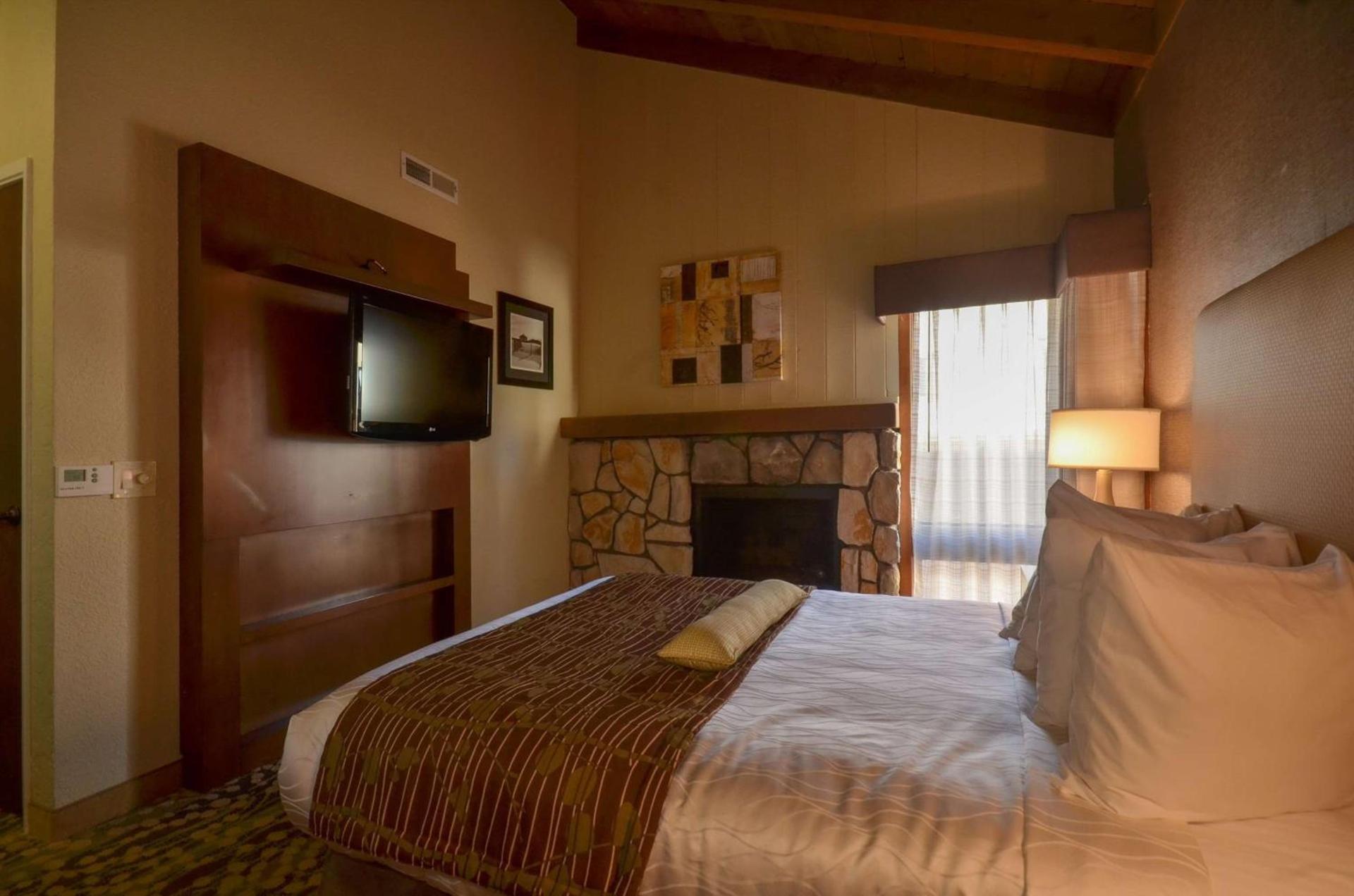 Best Western The Inn & Suites Pacific Grove photo 20