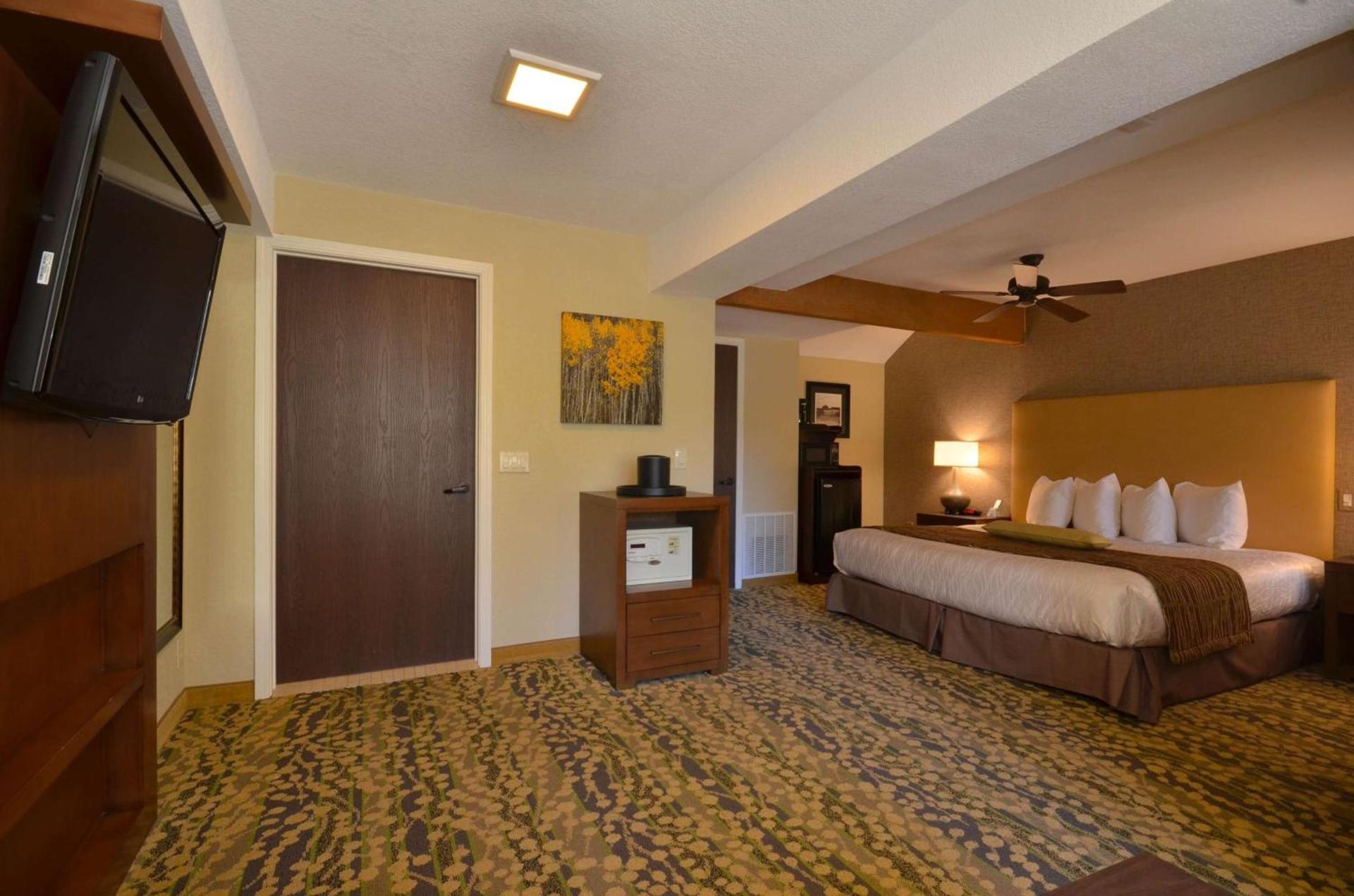 Best Western The Inn & Suites Pacific Grove photo 22
