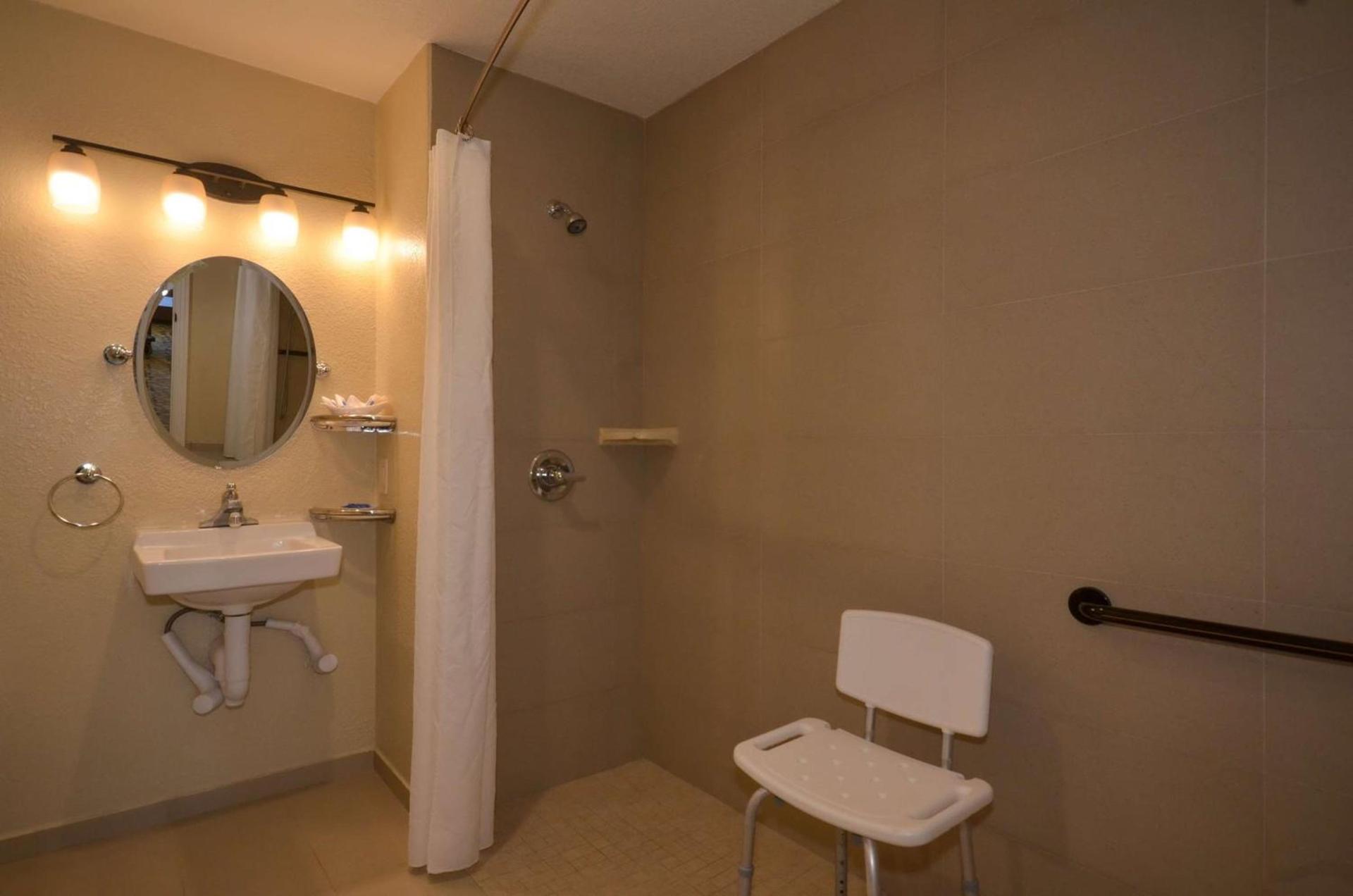 Best Western The Inn & Suites Pacific Grove photo 29