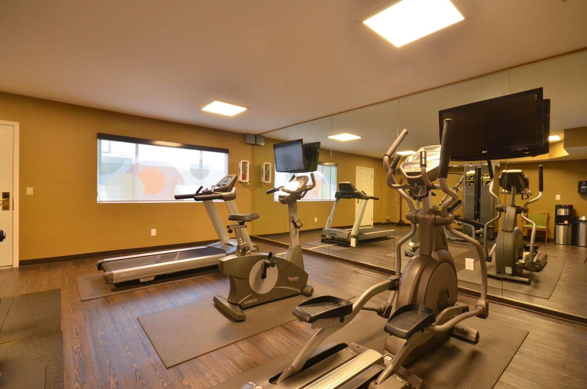 Best Western The Inn & Suites Pacific Grove photo 31