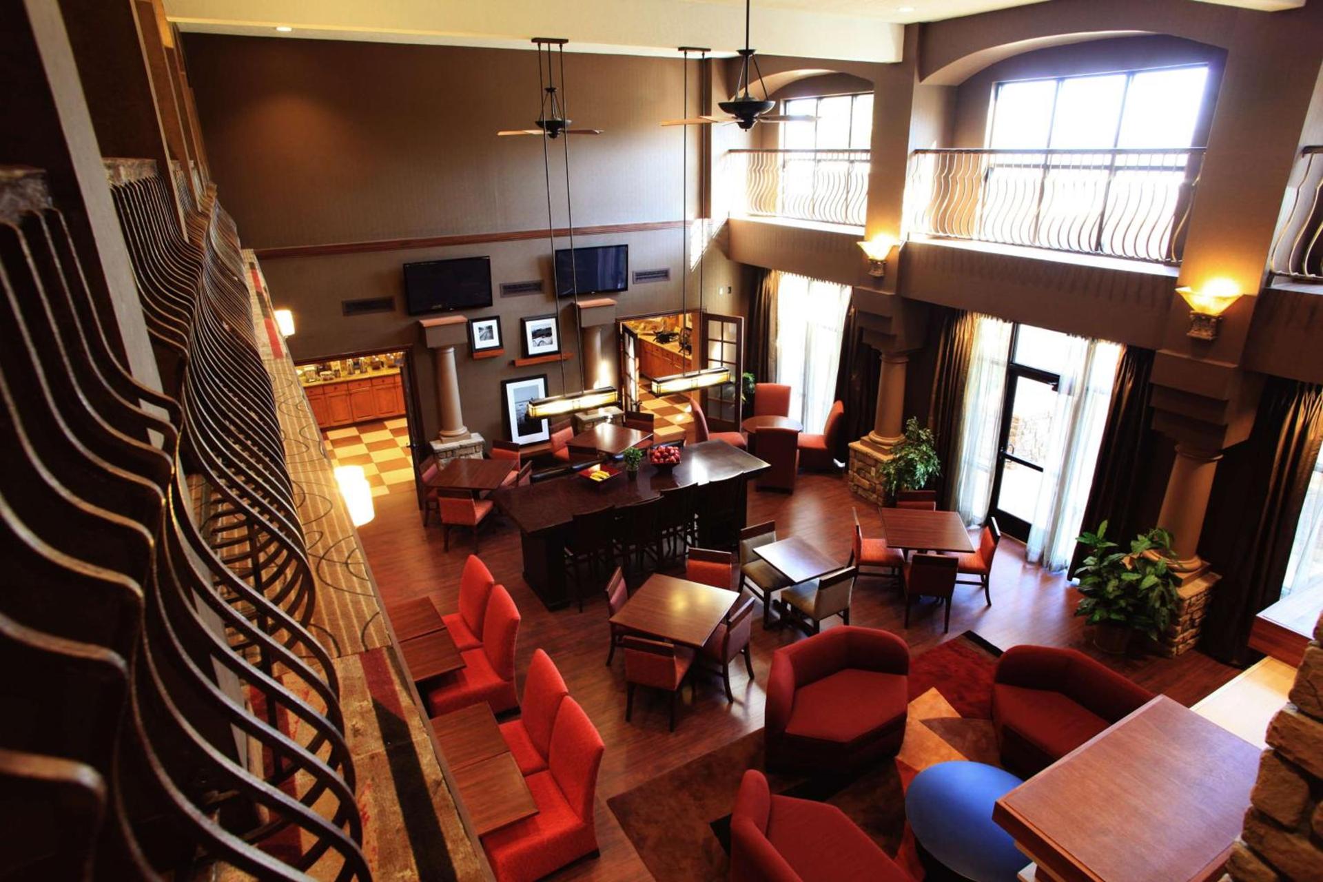 Hampton Inn & Suites Paso Robles photo 14