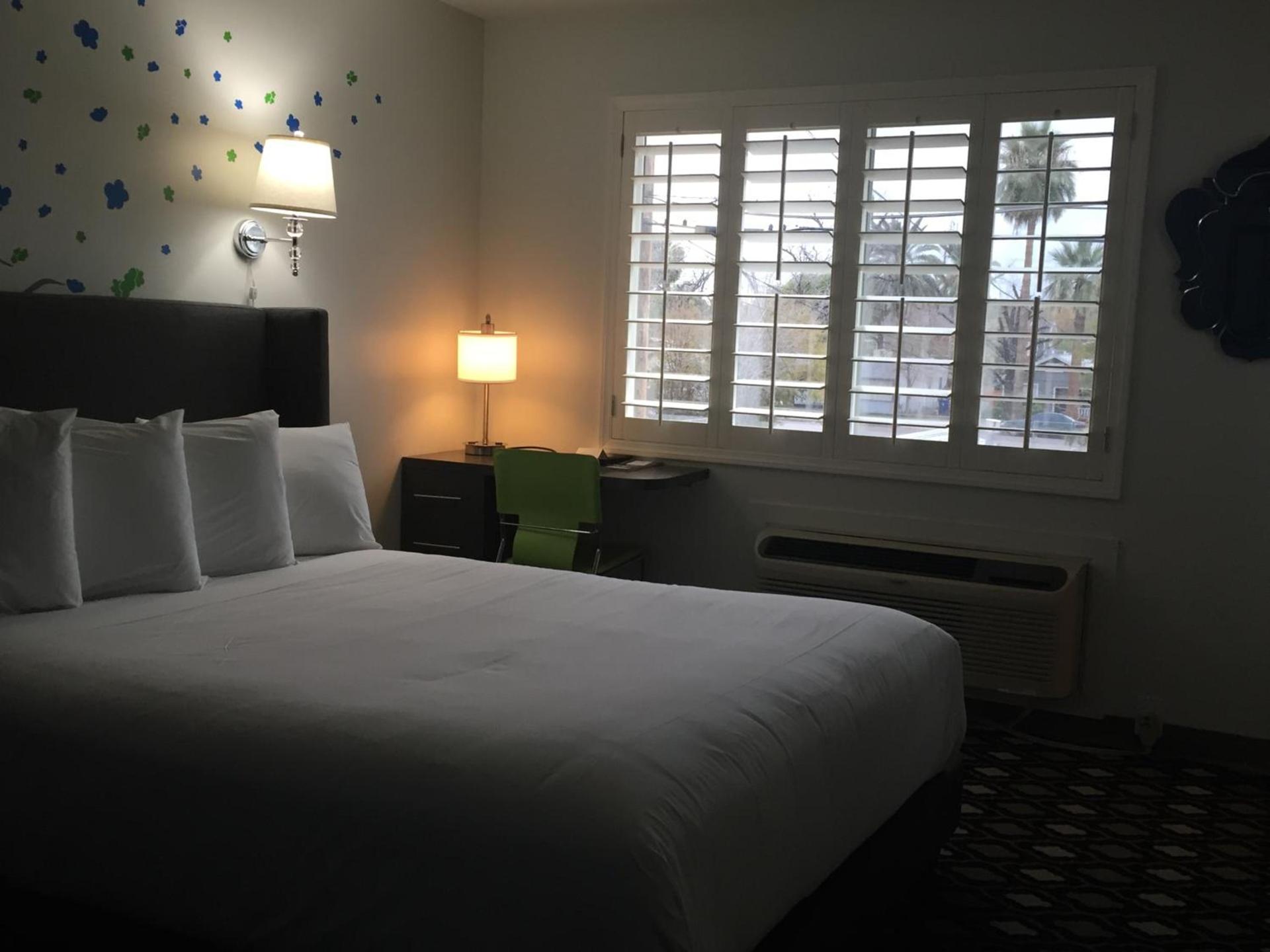 University Inn ASU/Tempe photo 57