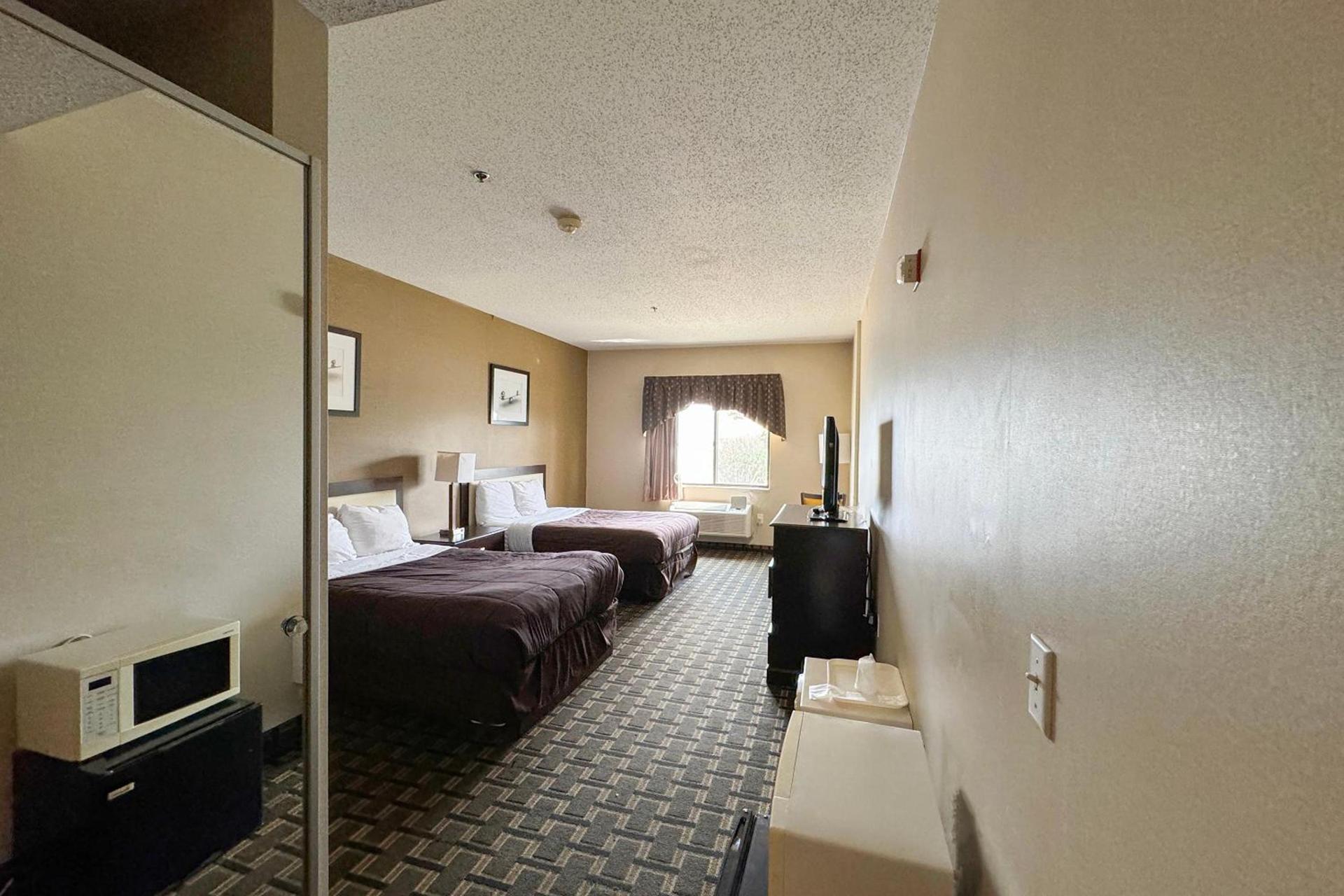 FairBridge Inn & Suites Batavia-Darien Amusement Park photo 27