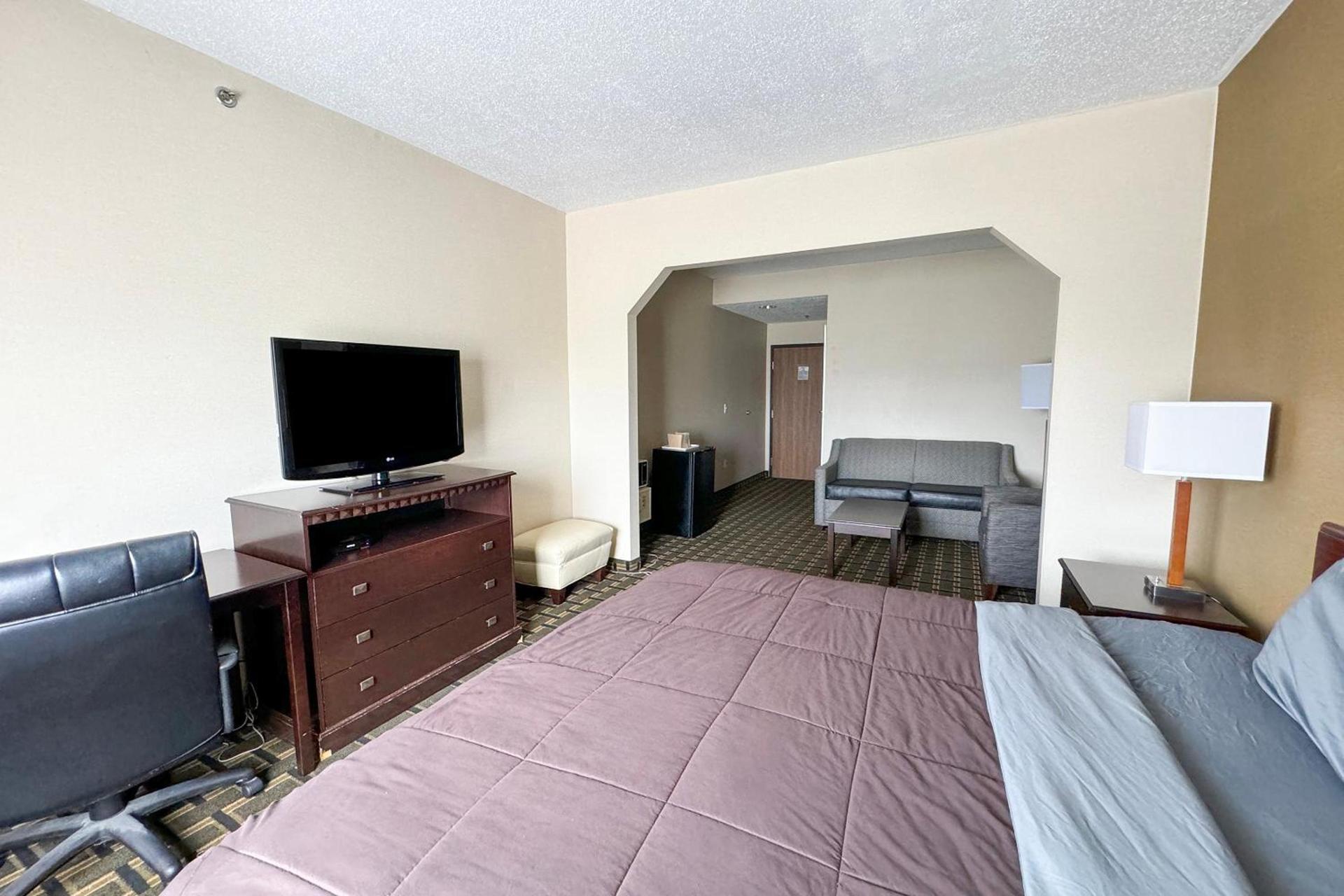 FairBridge Inn & Suites Batavia-Darien Amusement Park photo 32