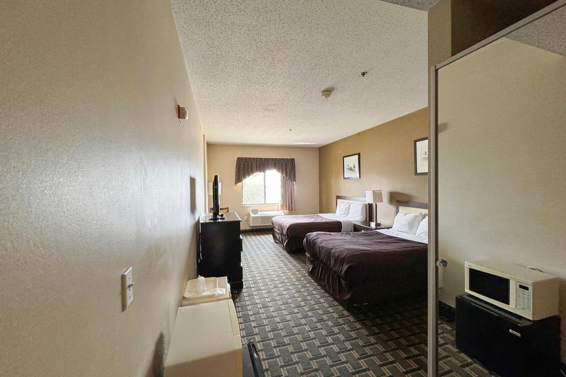 FairBridge Inn & Suites Batavia-Darien Amusement Park photo 34
