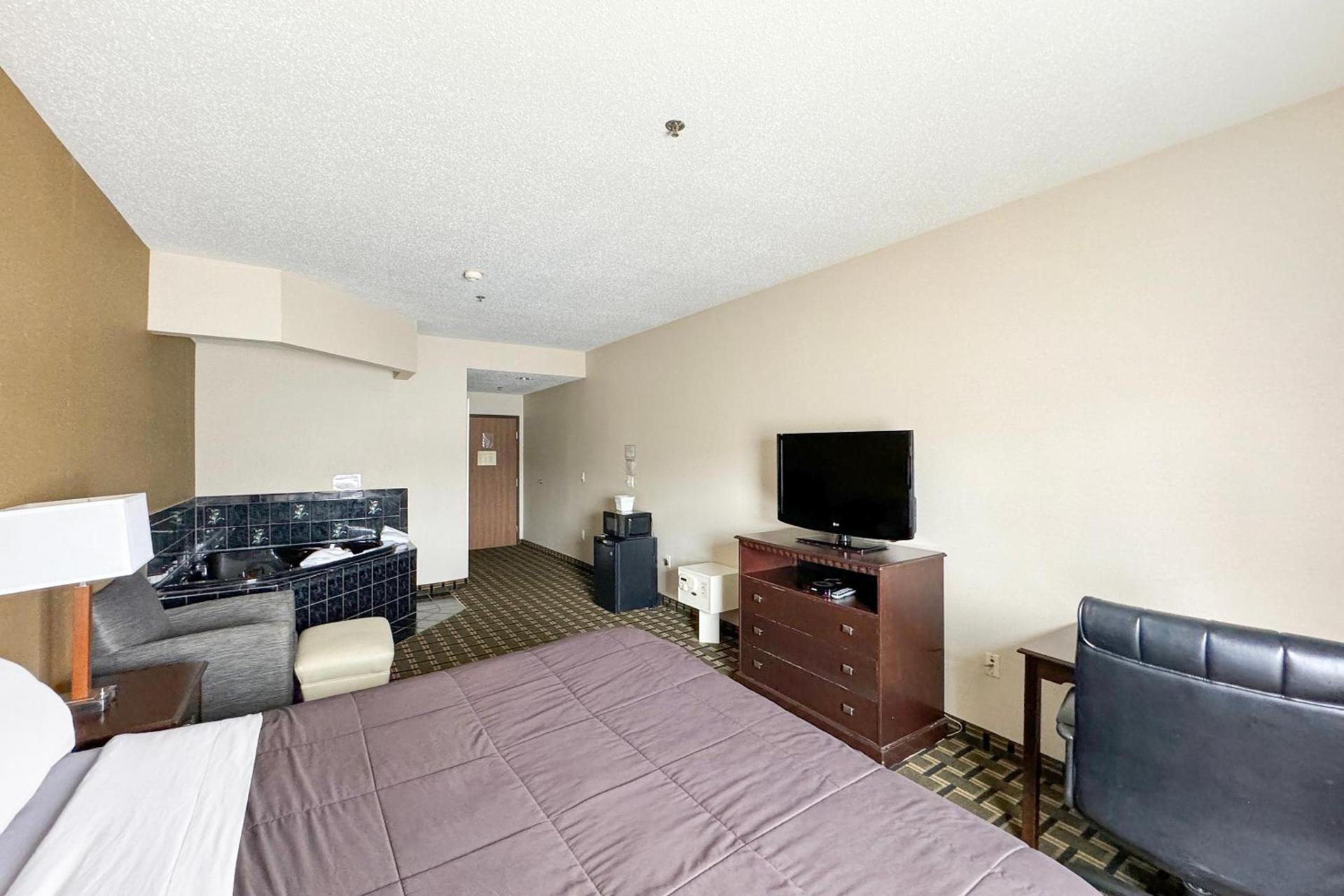 FairBridge Inn & Suites Batavia-Darien Amusement Park photo 39