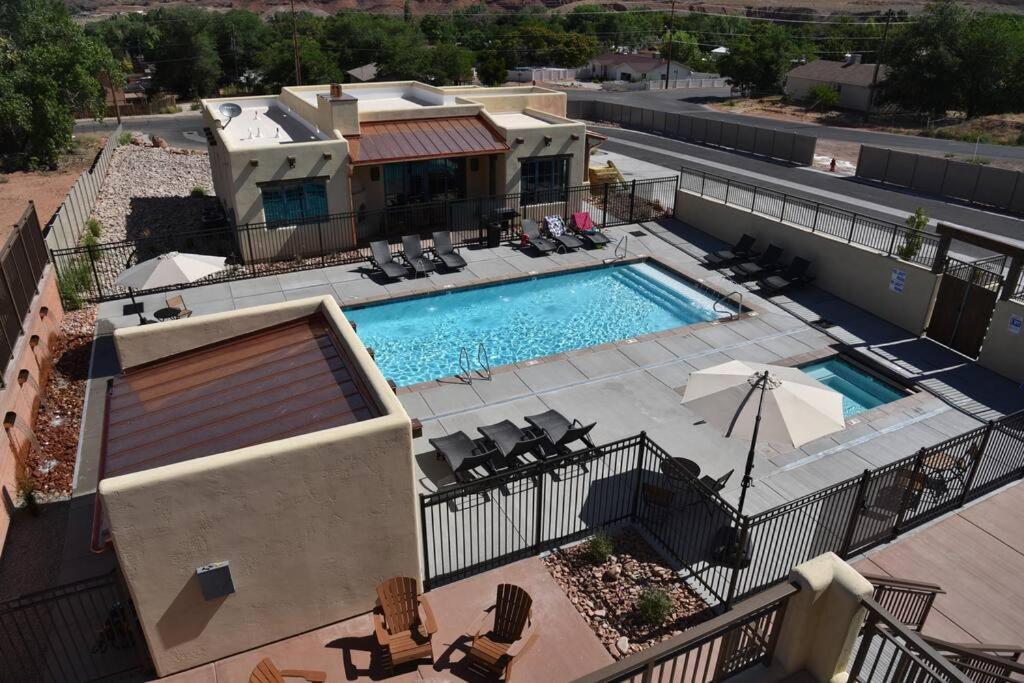 New Lodge In The Heart Of Moab, Utah photo 2