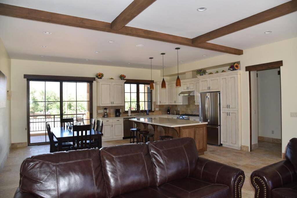 New Lodge In The Heart Of Moab, Utah photo 6
