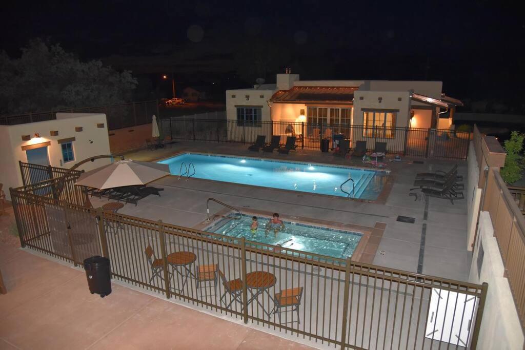 New Lodge In The Heart Of Moab, Utah photo 11
