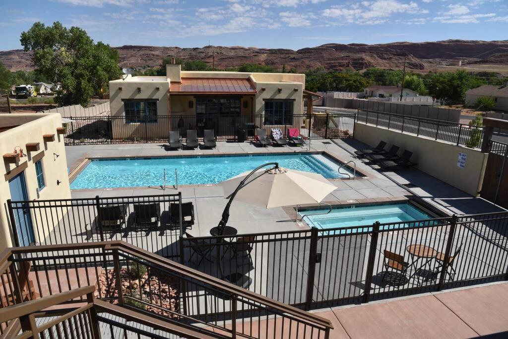 New Lodge In The Heart Of Moab, Utah photo 14