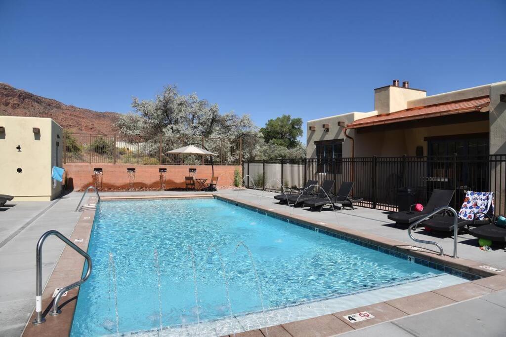 New Lodge In The Heart Of Moab, Utah photo 19
