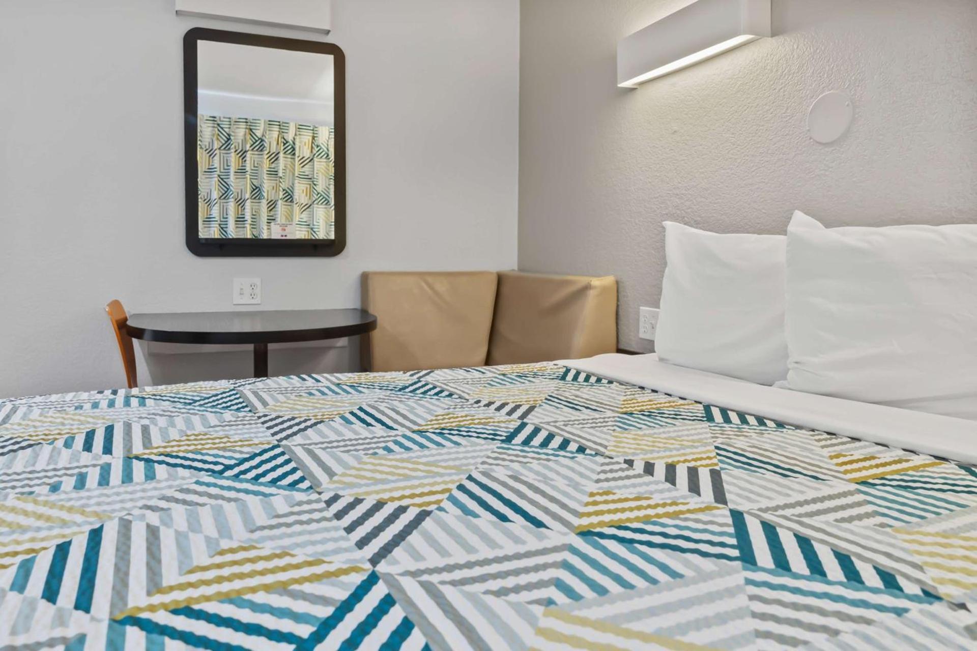 Motel 6-Ventura, CA - Beach photo 10