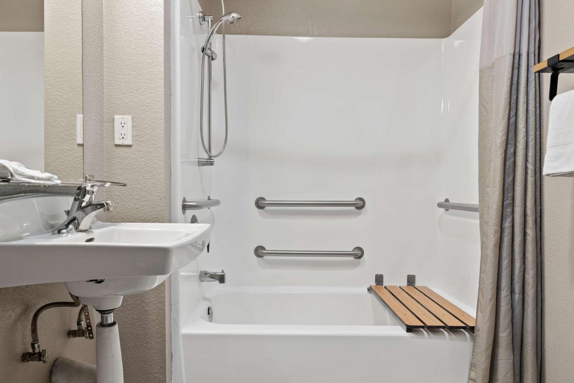 Motel 6-Ventura, CA - Beach photo 21