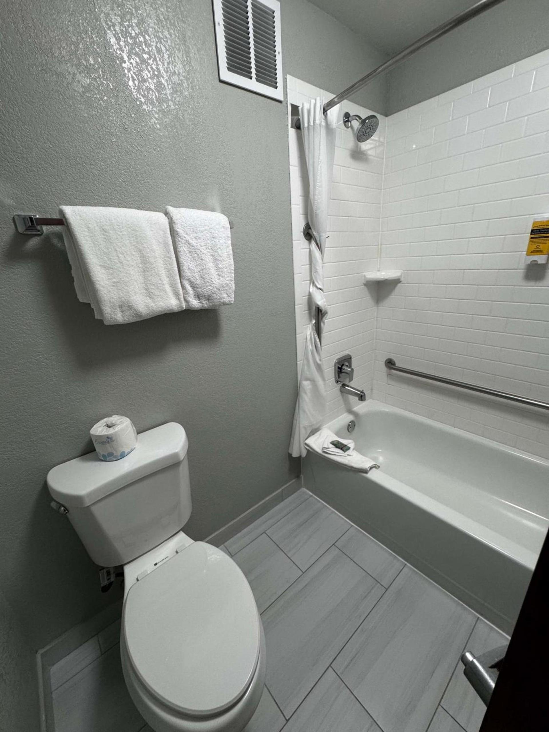Best Western Plus Fenton photo 16