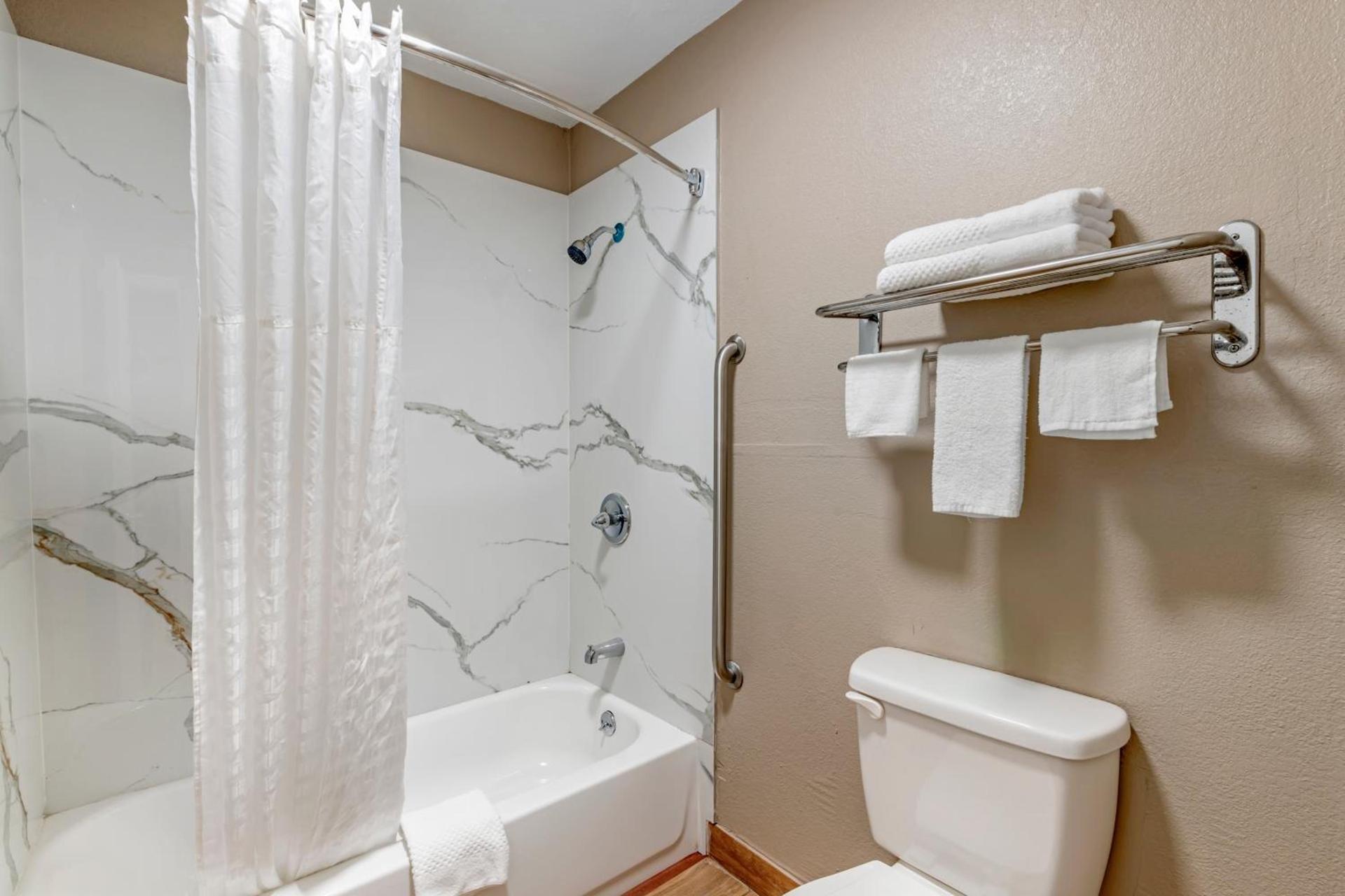 Quality Inn & Suites New Boston - Texarkana West photo 32