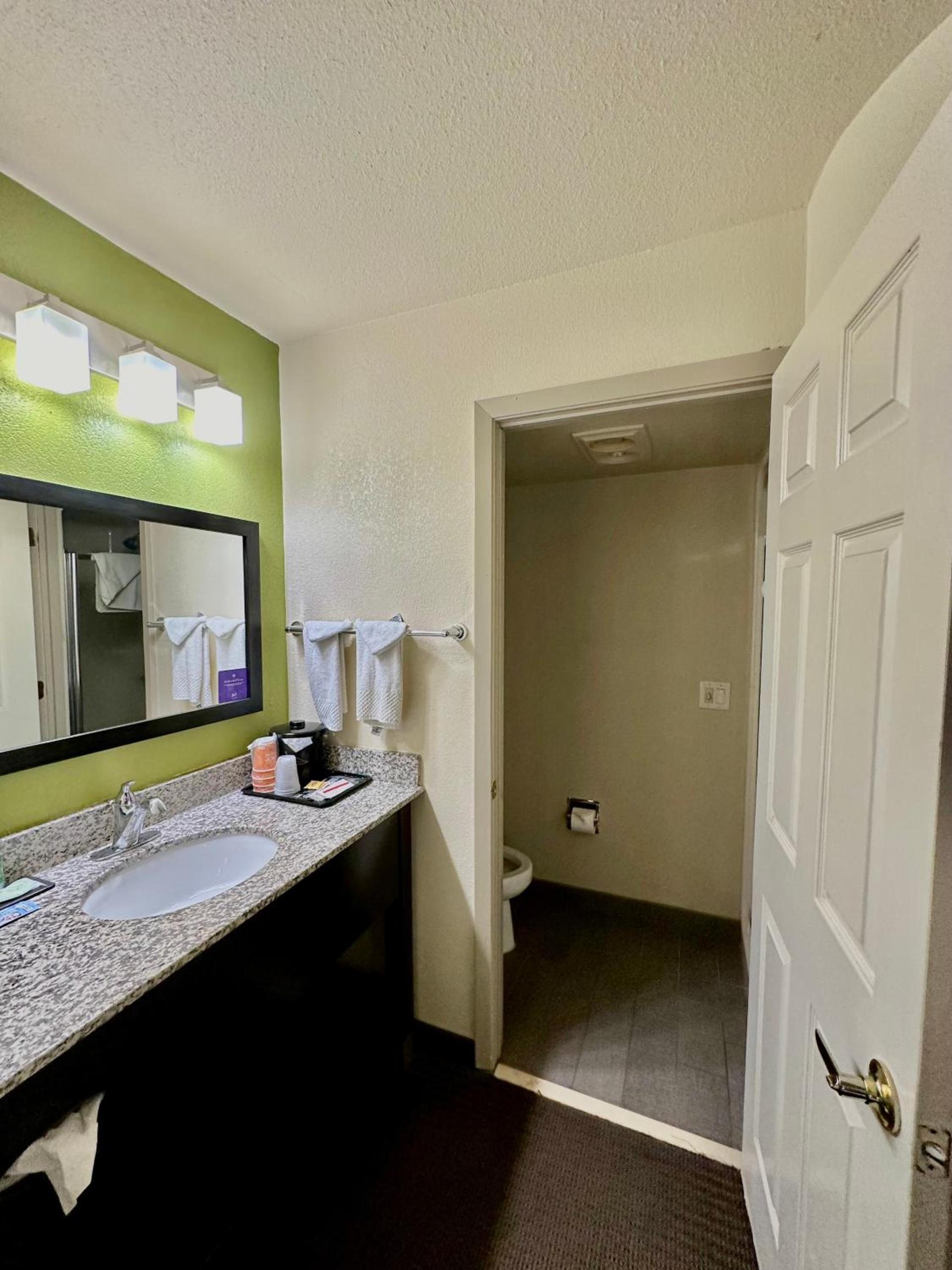 Sleep Inn & Suites Tulsa Central I-44 photo 38