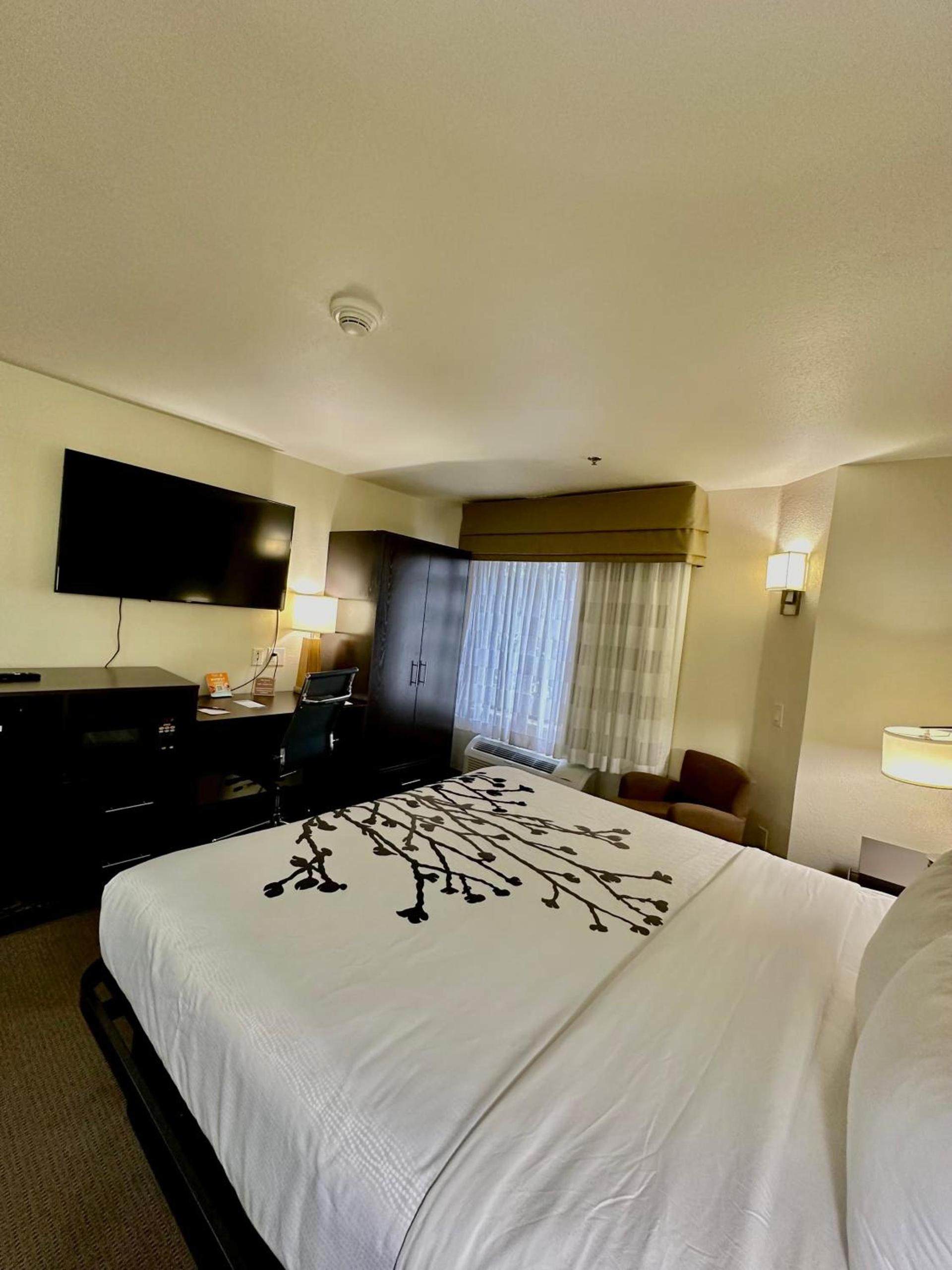 Sleep Inn & Suites Tulsa Central I-44 photo 43