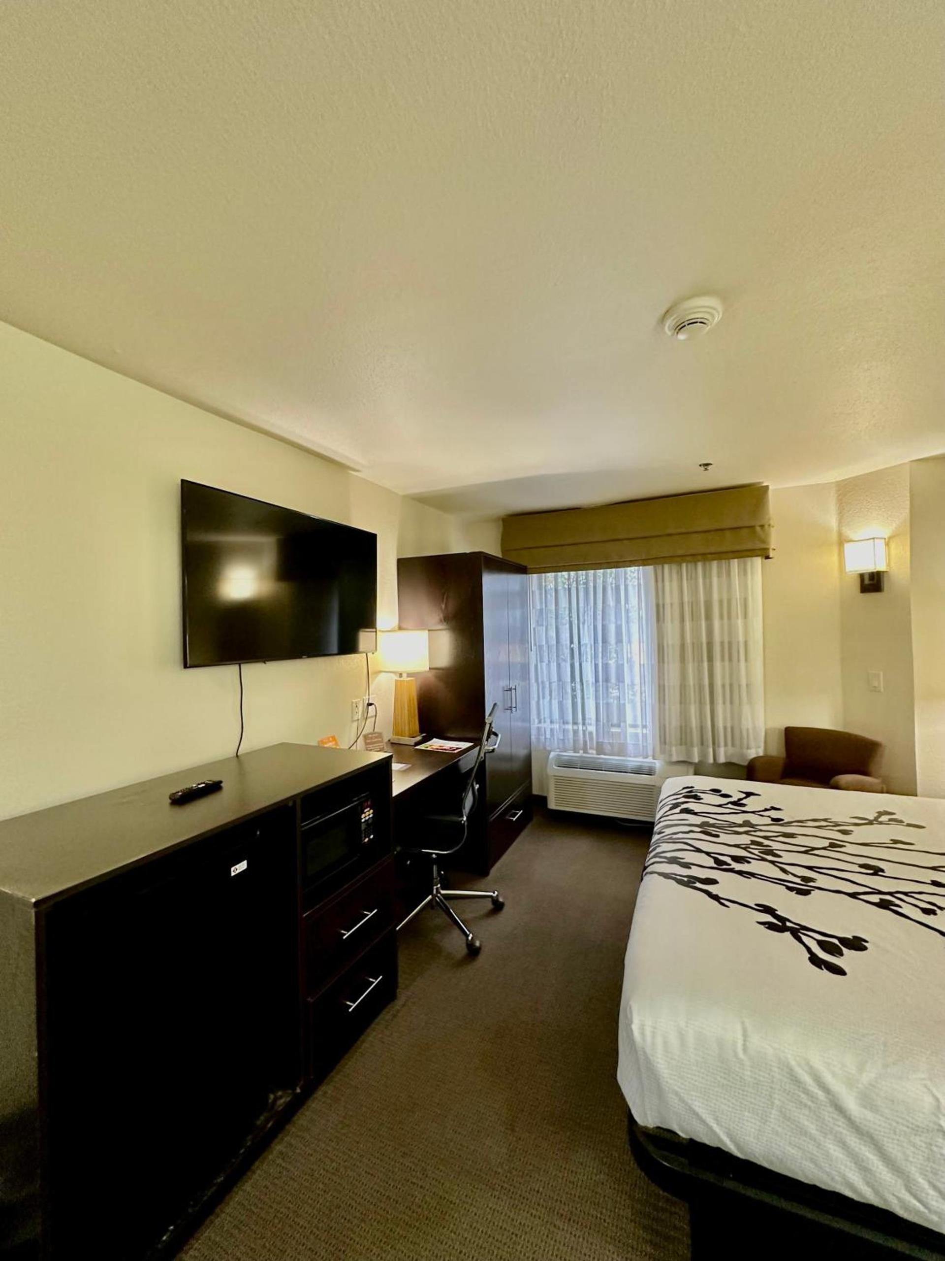 Sleep Inn & Suites Tulsa Central I-44 photo 44