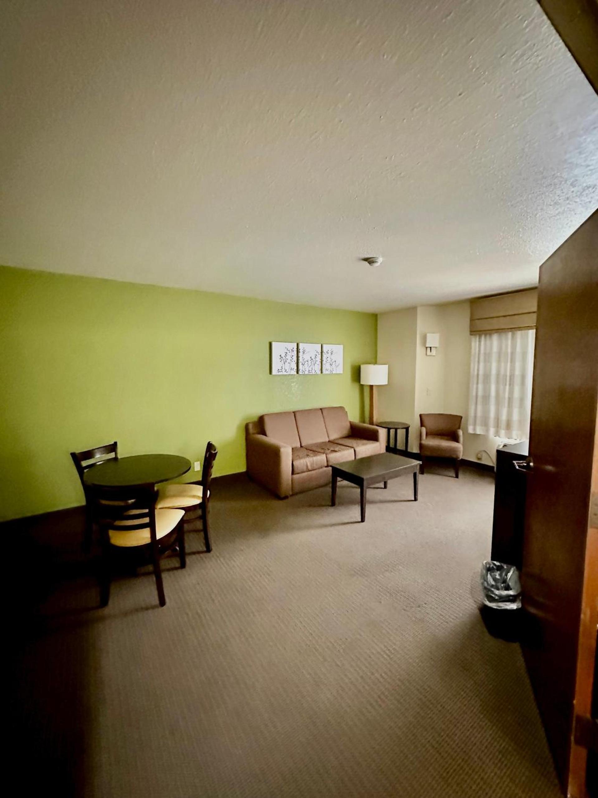Sleep Inn & Suites Tulsa Central I-44 photo 46