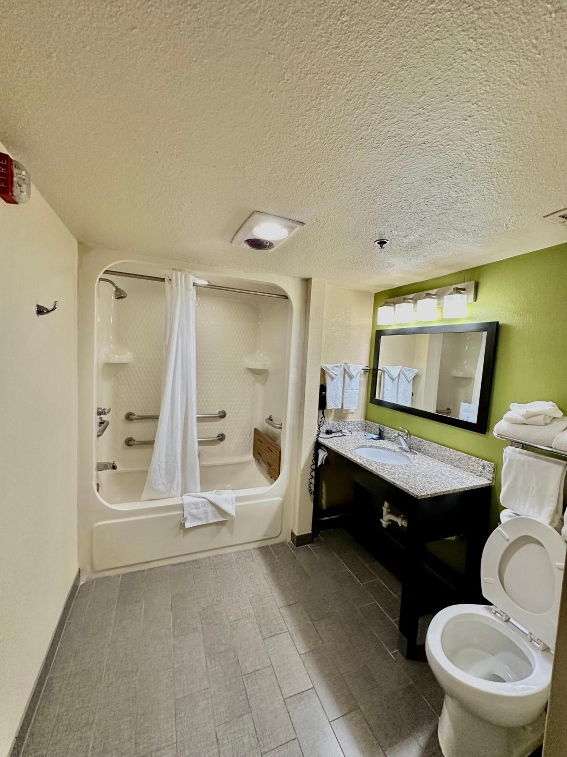 Sleep Inn & Suites Tulsa Central I-44 photo 49