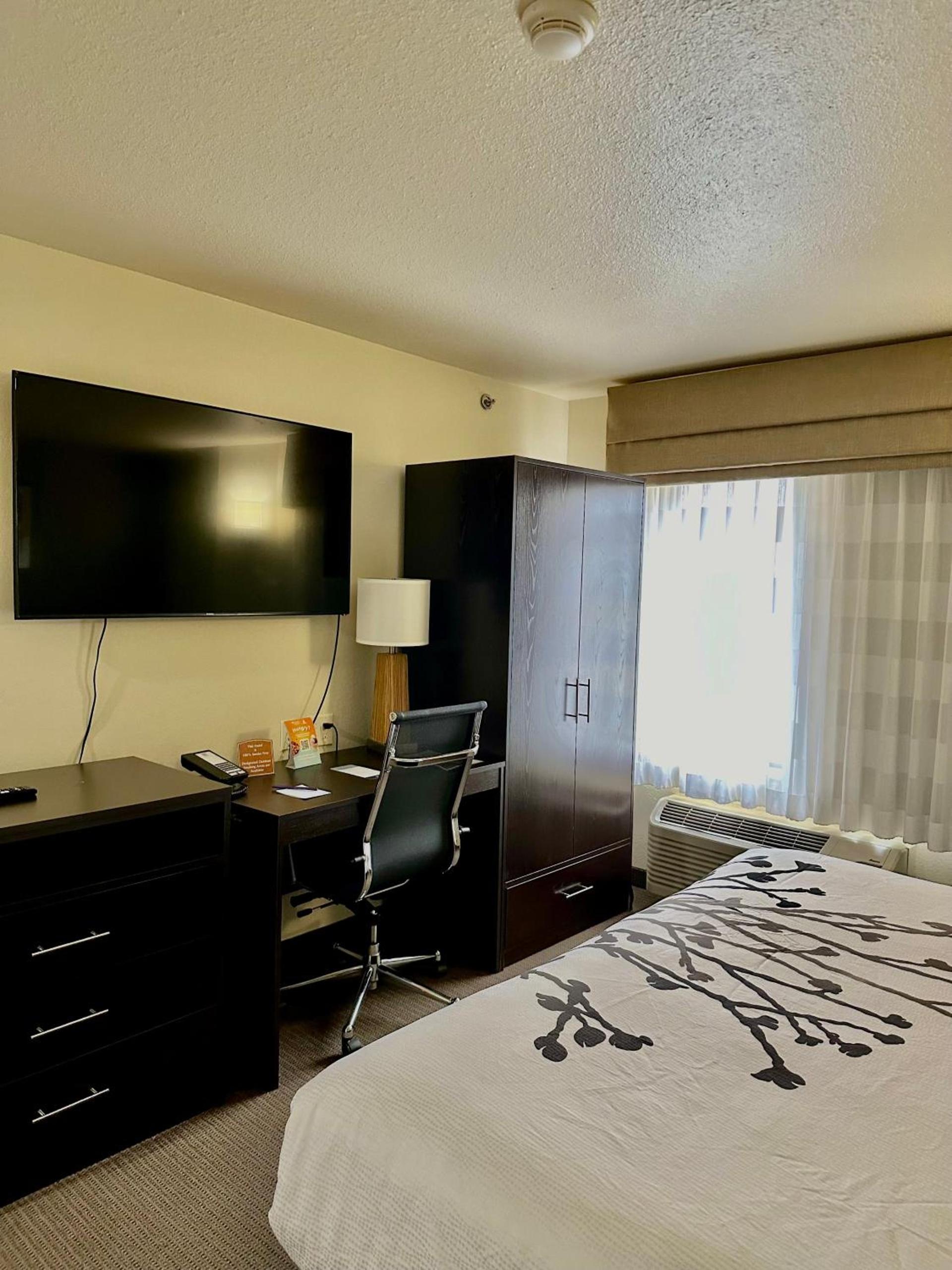 Sleep Inn & Suites Tulsa Central I-44 photo 52