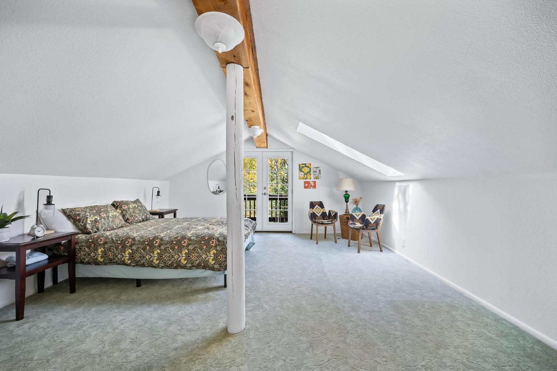 Nestled Inn photo 13