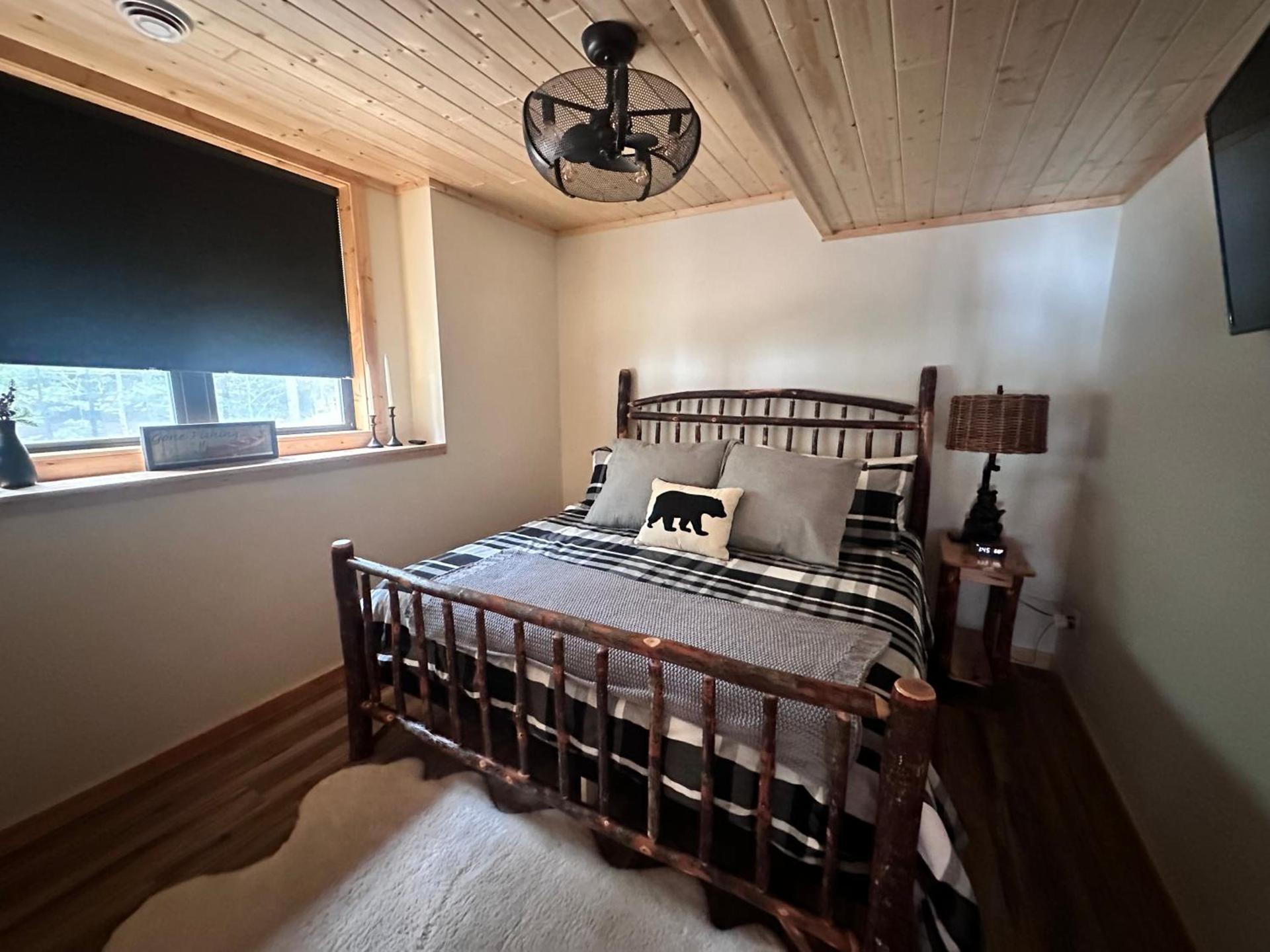 Black Bear Lodge photo 6