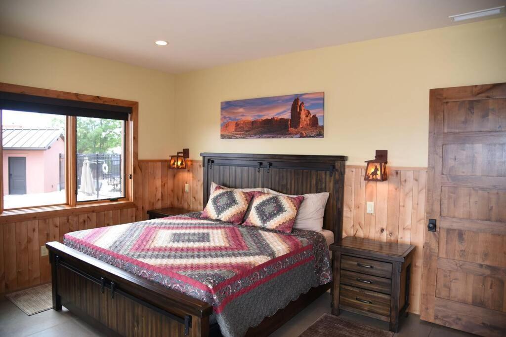 Beautiful Lodge With Private Pool, Hot Tub, And Pickleball Court photo 13