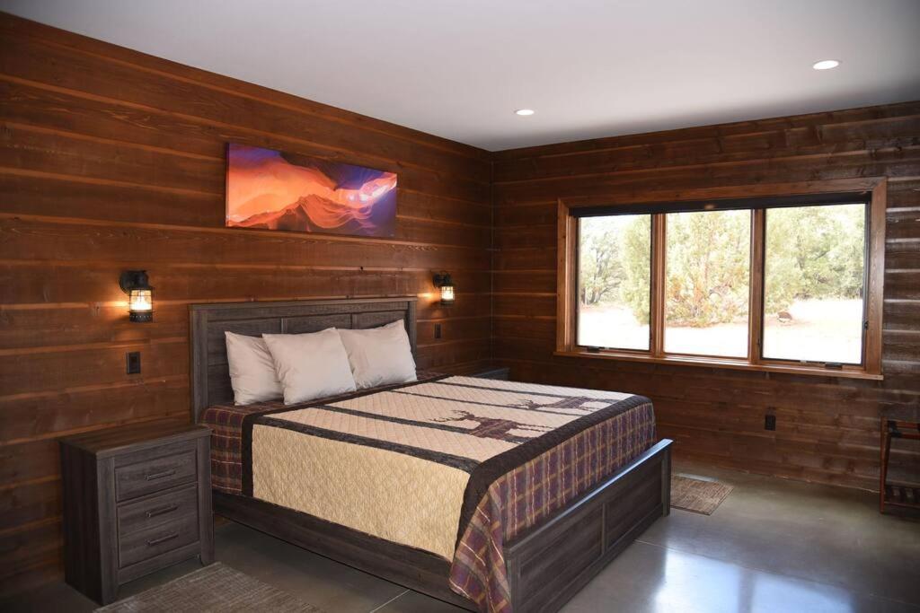 Beautiful Lodge With Private Pool, Hot Tub, And Pickleball Court photo 17