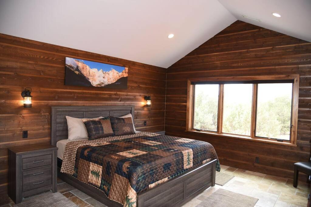 Beautiful Lodge With Private Pool, Hot Tub, And Pickleball Court photo 23