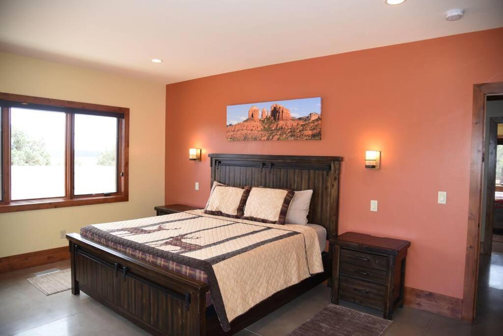 Beautiful Lodge With Private Pool, Hot Tub, And Pickleball Court photo 24