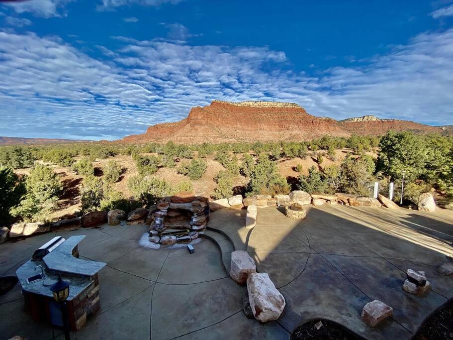 Beautiful Lodge With Private Pool, Hot Tub, And Pickleball Court photo 25