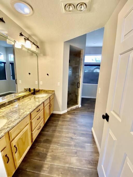 Beautiful Lodge With Private Pool, Hot Tub, And Pickleball Court photo 27