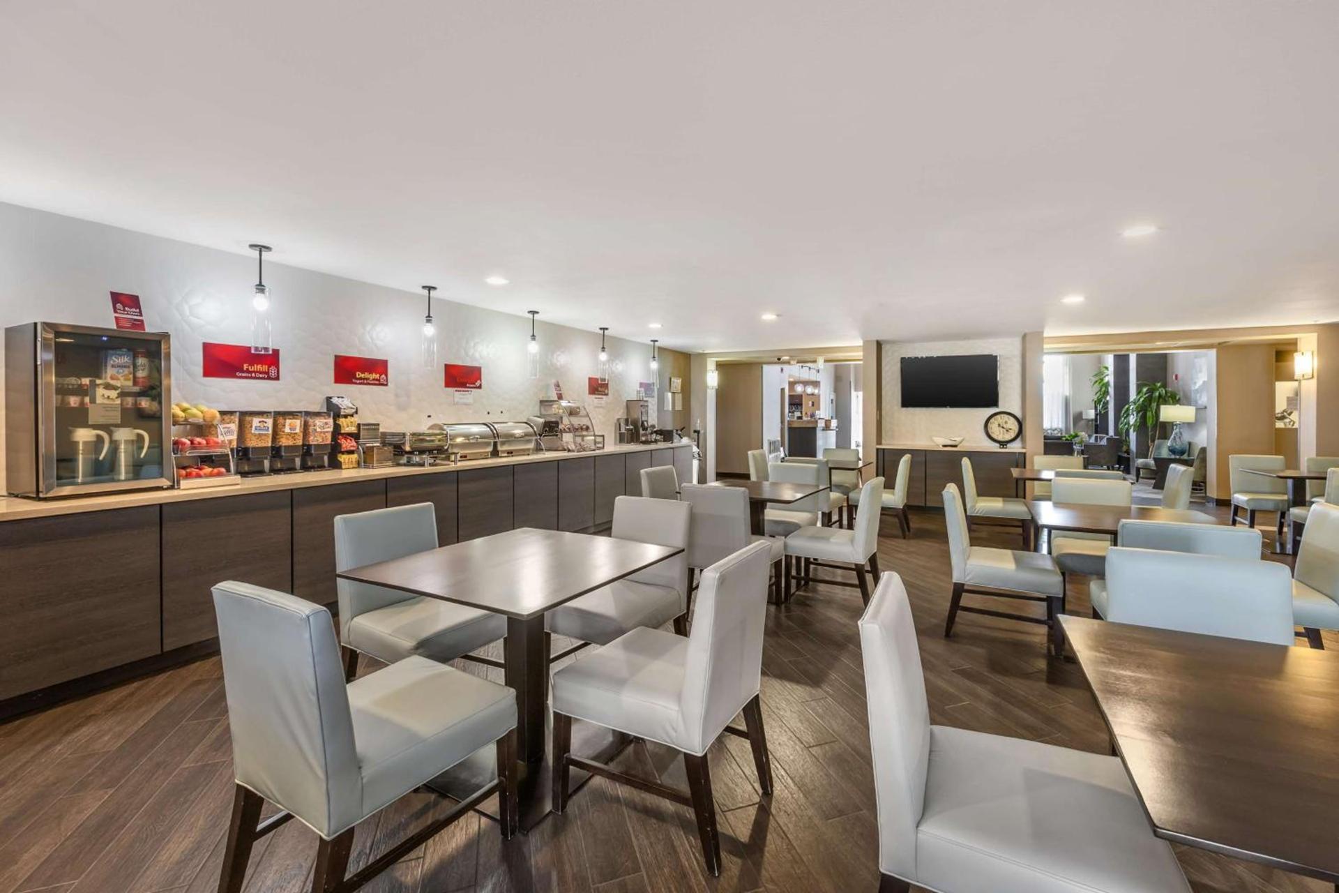 Best Western Plus North Las Vegas Inn & Suites photo 9