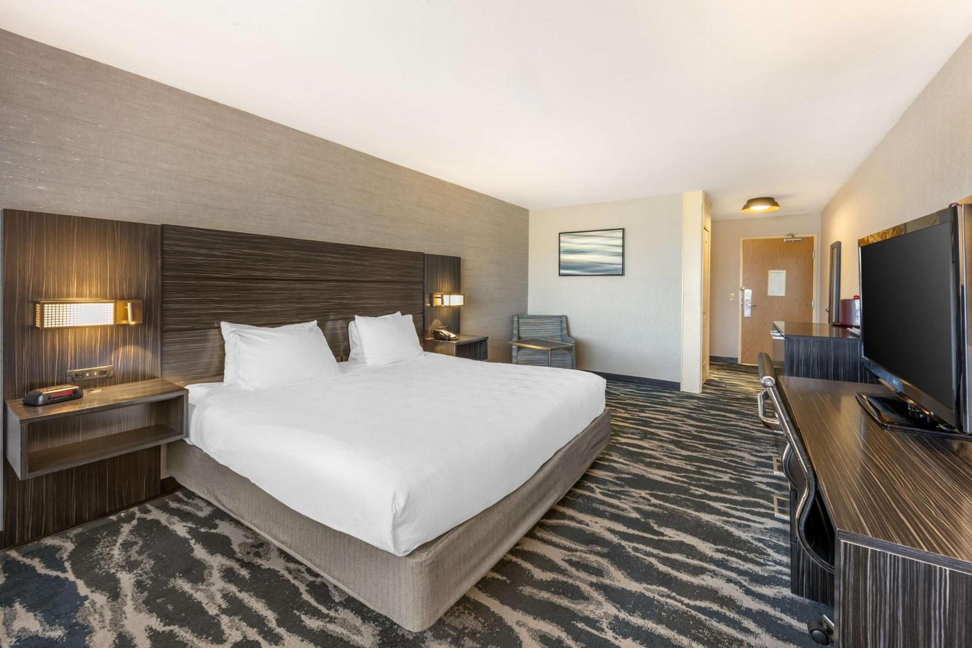 Best Western Plus North Las Vegas Inn & Suites photo 6