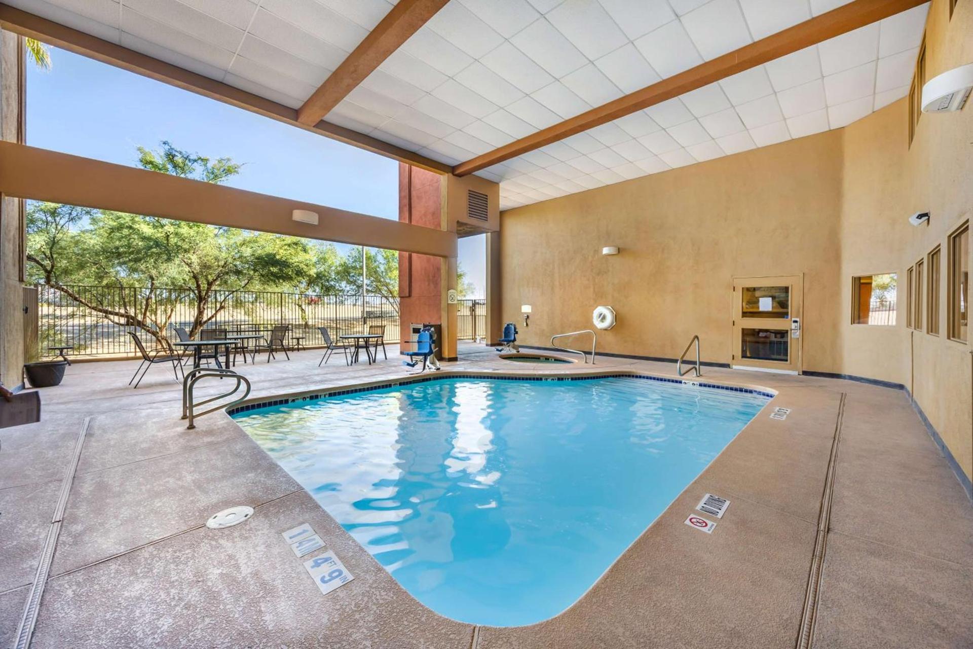 Best Western Plus North Las Vegas Inn & Suites photo 10