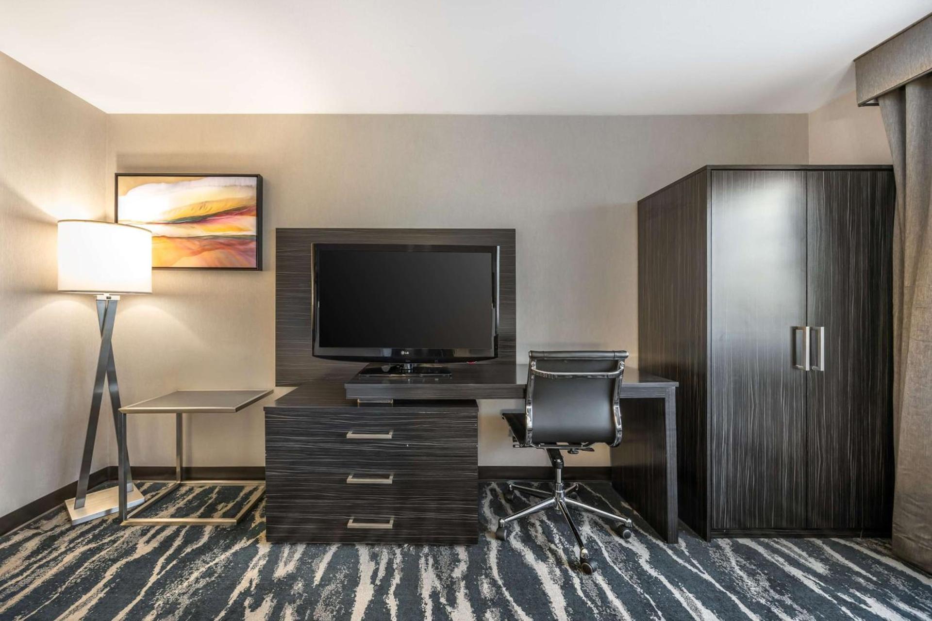 Best Western Plus North Las Vegas Inn & Suites photo 18
