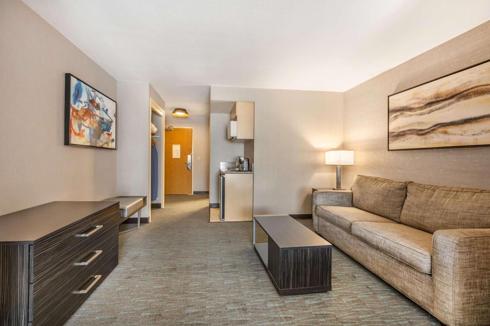 Best Western Plus North Las Vegas Inn & Suites photo 32